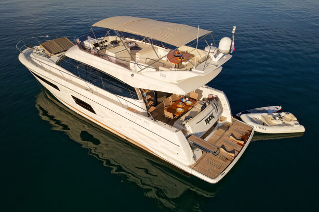 Prestige 550 Flybridge Rock